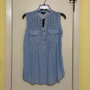 Ava & Grace sleeveless shirt